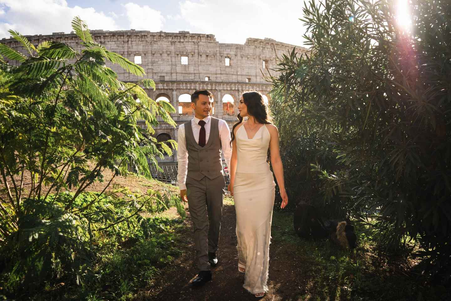 Rome: Personalized Photoshoot outside the Colosseum