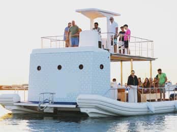 Giardini Naxos: Dolphin Catamaran Sunset Tour with Aperetif