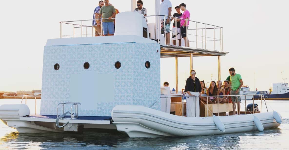 Afbeelding 1 van Taormina: Siciliaanse aperitief & zonsondergang op een catamaran met 2 verdiepingen