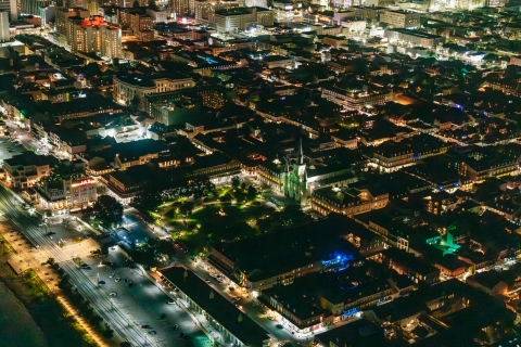 Nouvelle-Orléans: visite nocturne privée en hélicoptère des lumières de la villeVisite nocturne des lumières de la ville de 30 milles pour 2 ou 3 passagers