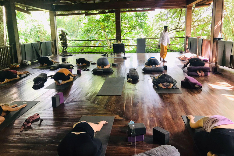 Unawatuna: 4-Day Stay with Yoga, Kayaking, and Jewelry