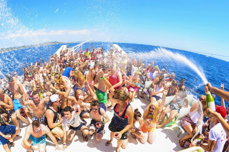 Punta Cana: Catamaran Boat Party with Unlimited Drinks