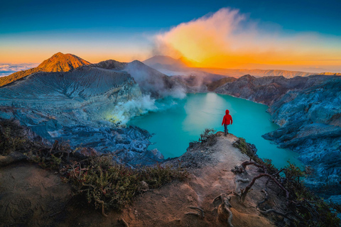 Banyuwangi/Bali: Mt Ijen Sunrise & Blue Flame in Guided Tour From Bali: Mt Ijen Sunrise & Blue Flame Guided Tour