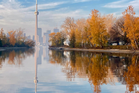 Toronto - en resa i höstfärger Kanotutflykt i höstfärger till TorontoöarnaToronto: Kanottur med höstlöv på Torontoöarna