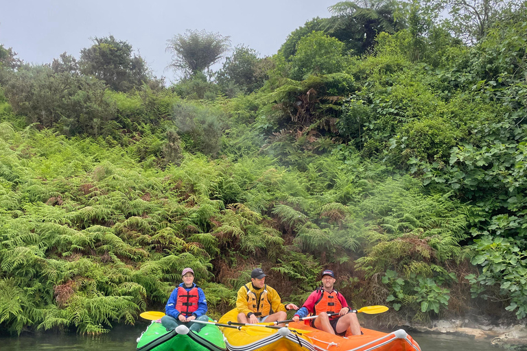 Rotorua: Hemlig plats kajakpaddling till naturliga varma källorRotorua: Hemlig plats för kajakpaddling och varma källor