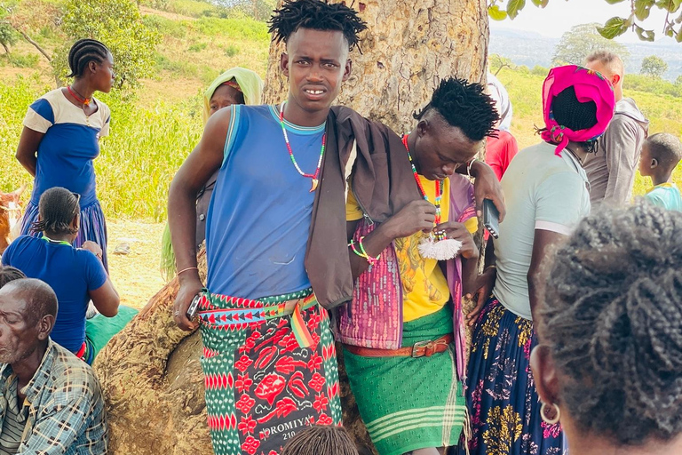 Awasa: 4-Day Omo Valley Tribal Immersion & Market Tour