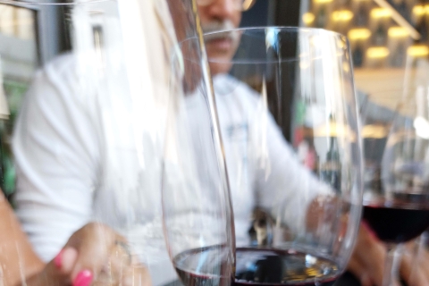 Saloniki: Degustacja wina w małej grupie z przekąskami