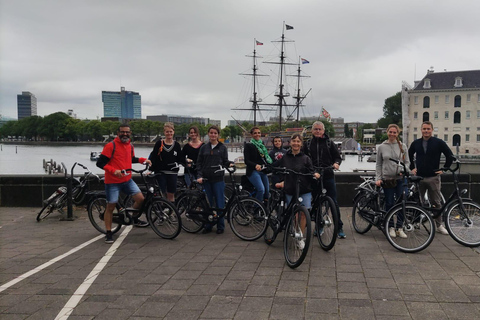 Fietstour door Amsterdam met een lokale Franstalige gids!