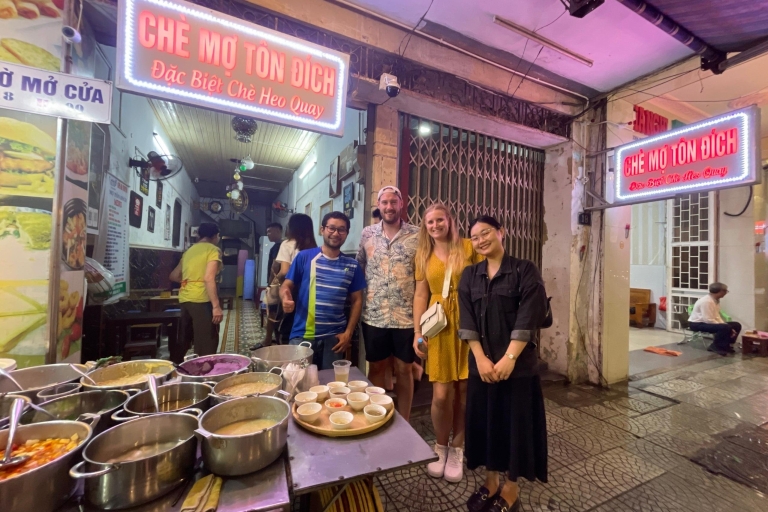 Hue : Nächtliche Street Food Tour mit dem vietnamesischen CycloHue : Lokale Street Food Tour bei Nacht mit dem Cyclo