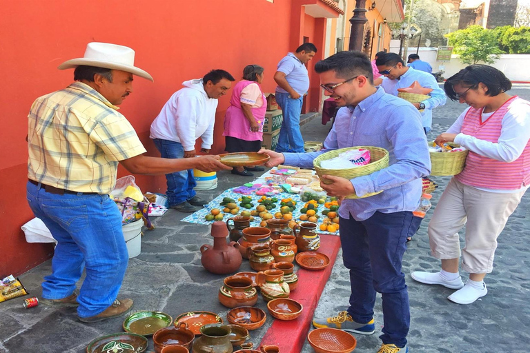 From Mexico City: Day-Trip Excursion to Tepoztlán and Tlayacapan From Mexico City: Full-Day Excursion to Tepoztlán and Tlayacapan