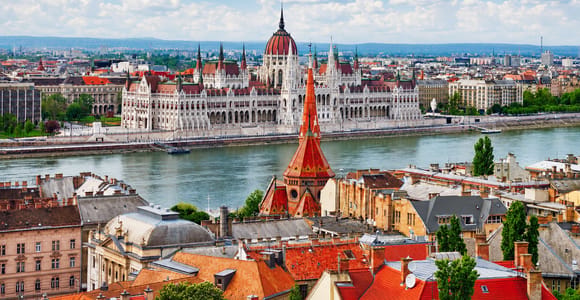 From Vienna: Bratislava and Budapest Guided Day Trip