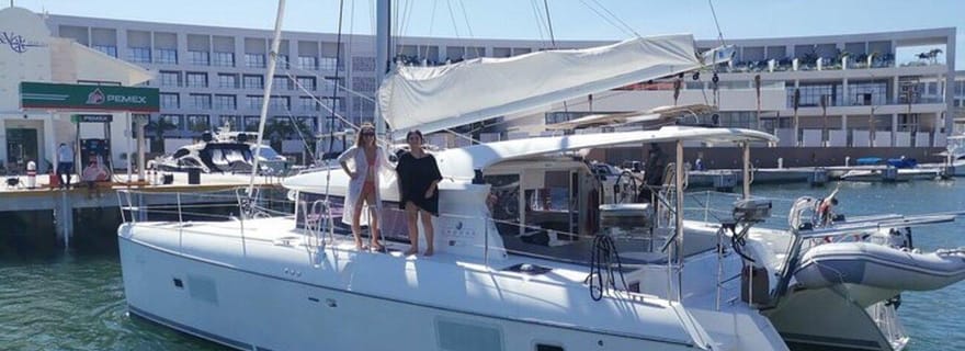 Cancun : Catamaran privé de luxe vers Isla Mujeres