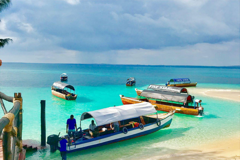 Prison Island, spiaggia di Nakupenda, picnic sul banco di sabbia, snorkeling