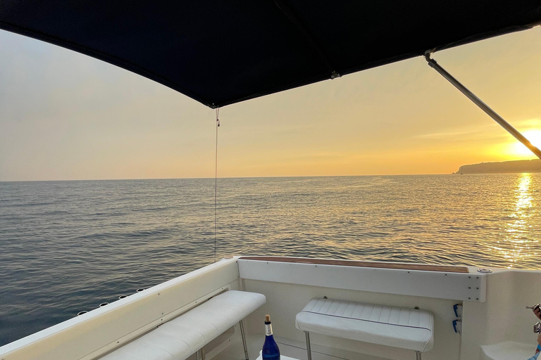 Private Boat Experience to Zahara and Trafalgar (6 hours) with Snorkeling and Appetizers Private Boat Experience to Zahara and Trafalgar (6 hours): Snorkeling and Aperitif