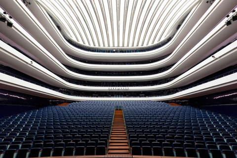 Valencia: Visit the Palau de Les Arts with an audio guide. Valencia: Check out the Palau de Les Arts with an audio guide.