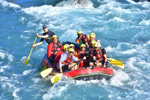 Do lado: Rafting com tirolesa, quadriciclo, safári de jipe e almoço2 em 1: Rafting com tirolesa