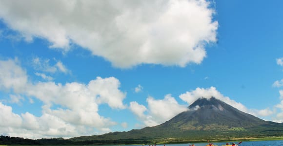 La Fortuna: Kayak on Lake Arenal with Volcano Views