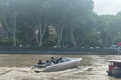 Tour en bateau à Tbilissi : Excursion privée en bateau dans la vieille villeTbilissi : Promenade privée et mémorable en bateau sur la rivière dans la vieille ville