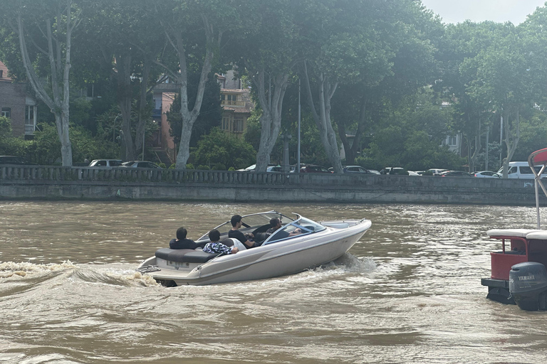 Tour en bateau à Tbilissi : Excursion privée en bateau dans la vieille villeTbilissi : Promenade privée et mémorable en bateau sur la rivière dans la vieille ville