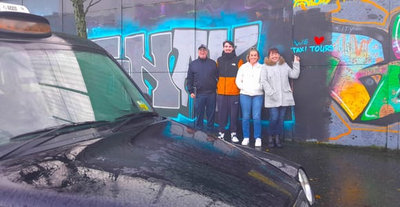 Belfast: Private Tour zu politischen Wandgemälden im schwarzen Taxi