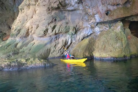 Jávea: Passeio de caiaque desde a praia de Granadella até às grutas marinhas