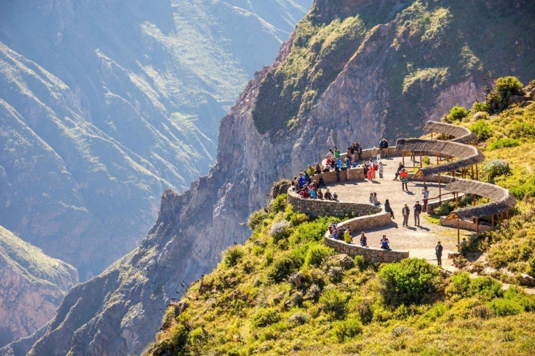 Arequipa: Ausflug Colca Canyon + Thermalbäder von ChacapiOption 2 mit Mittagessen