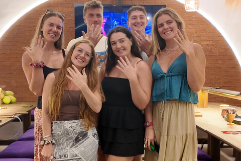 Uluwatu: corso di creazione di gioielli in argento con foto ricordoCorso di creazione di gioielli 8 grammi d'argento con foto ricordo