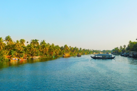 Kumarakom Backwater Houseboat Cruise Tour (03 Days)