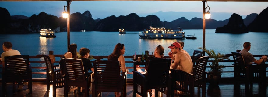 Depuis Hanoï : croisière de 2 jours dans la baie d'Halong avec activités et repas