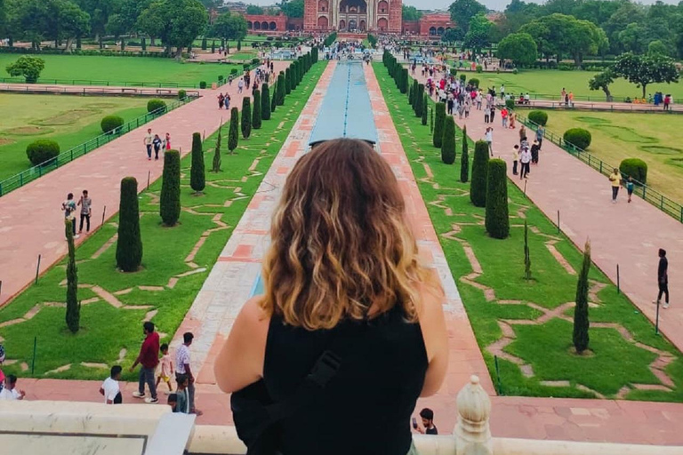 Agra: Private Taj Mahal Skip-the-Line Tour with Tickets Private Tour with Expert Guide only