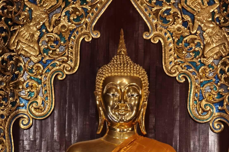 Chiang Mai: Old City Walking Tour with Temples & History Small Group Without Entry Fees