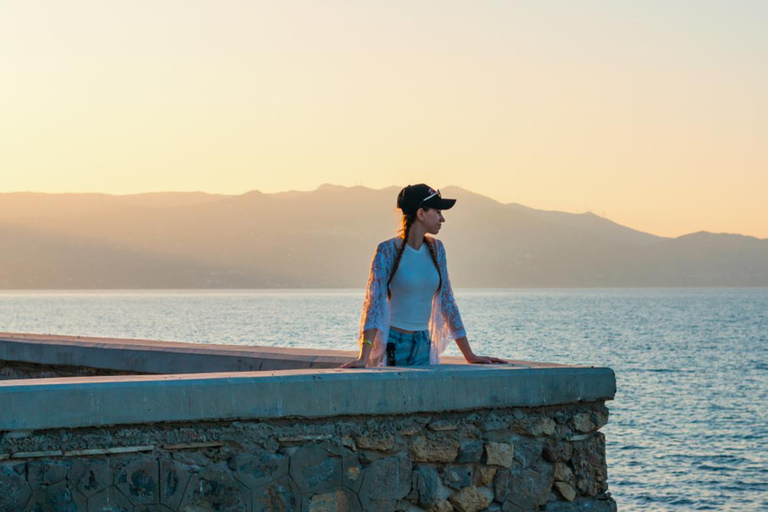 Heraklion: Private Photoshoot in Old Town and Harbour Premium: 50 photos | 60 mins