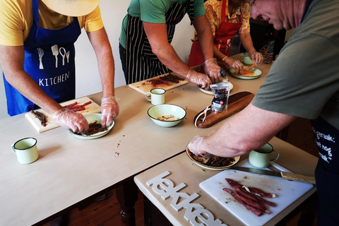 Leer meer over het maken van traditionele Biltong en de Afrikaanse cultuur