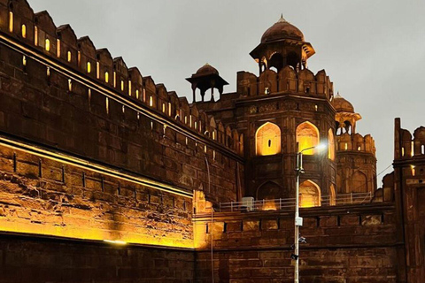 Delhi to Taj Mahal & Fort Tour + Lunch & Photographer From Delhi: Car + Guide