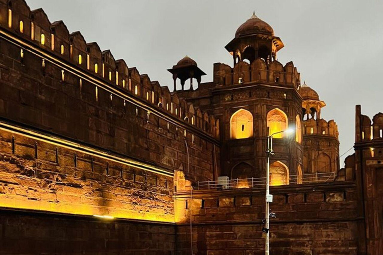 Delhi to Taj Mahal & Fort Tour + Lunch & Photographer From Delhi: Car + Guide