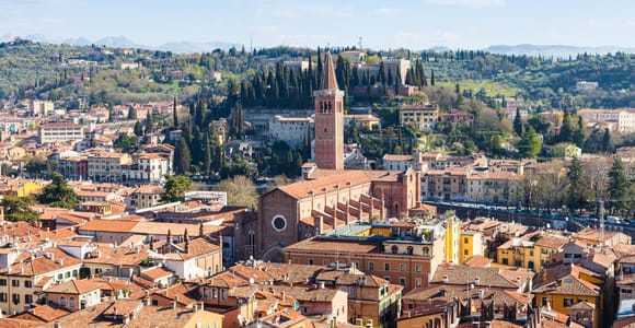 Verona: Best Intro Walking Tour with a Local
