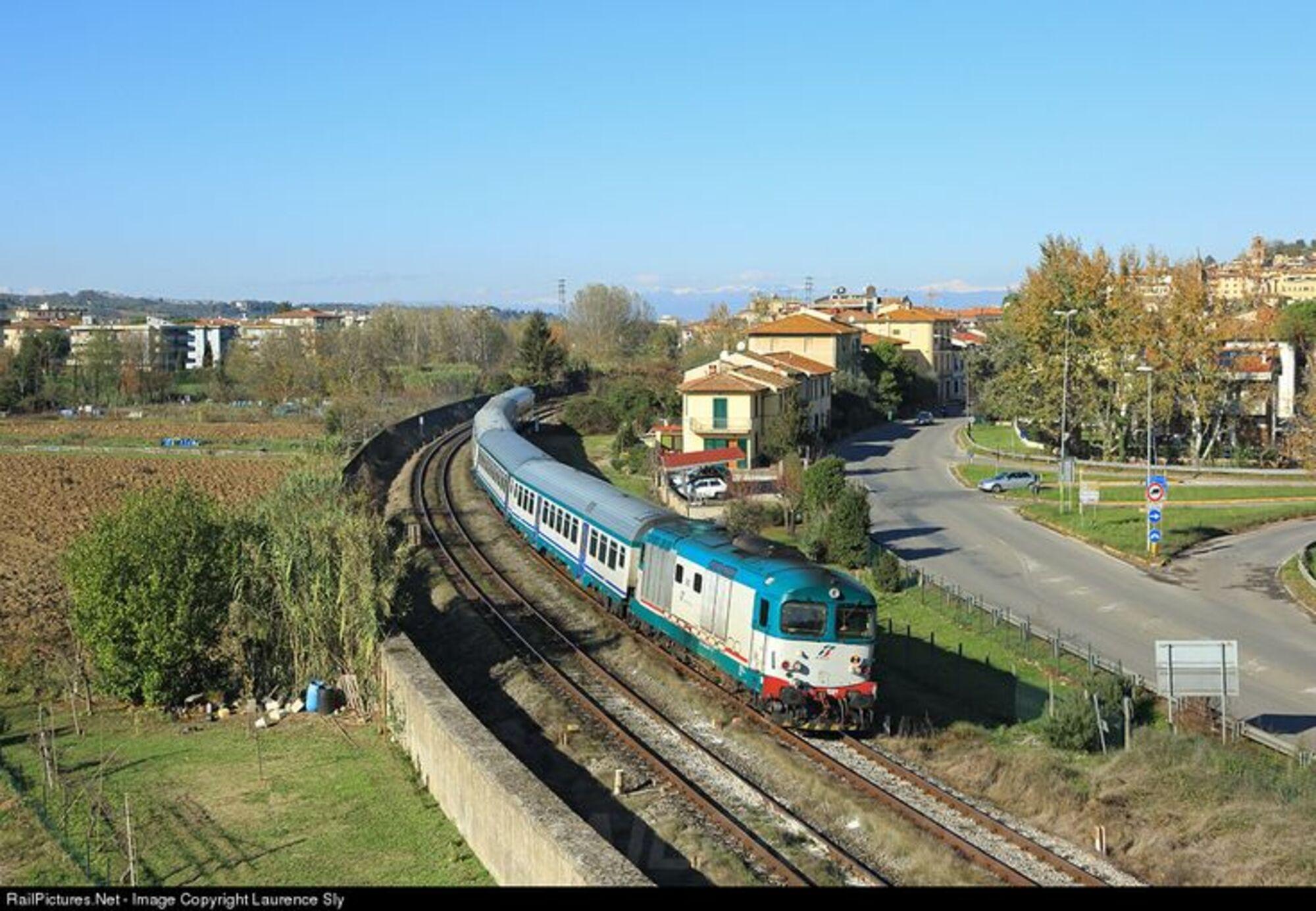Lucca von/nach Pistoia: Mit dem Zug zu den Kunststädten der Toskana