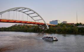 Nashville: BYOB River Cruise with Live History Commentary