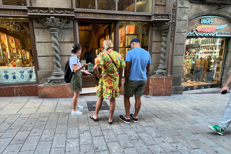 Barcelona Gothic WalkingTour: Roman Walls & Hidden Courtyard Small Group Tour