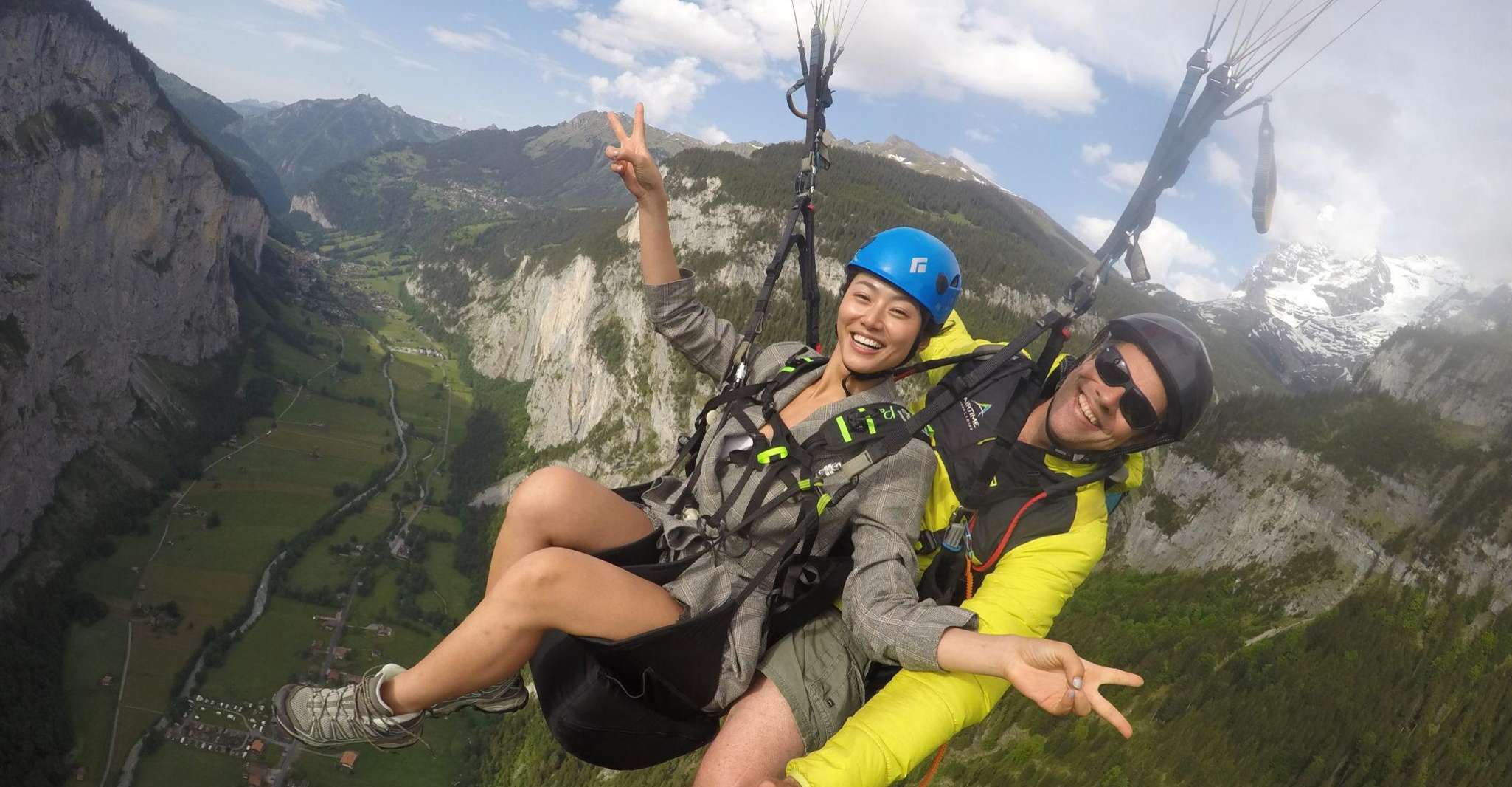 Mürren, Paragliding over Lauterbrunnen Cliffs and Waterfalls - Housity