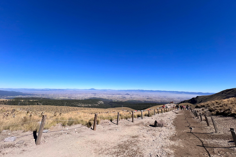 From Mexico city: Hike in Toluca's mountain (private tour) Toluca's Snowy Mountain: Private 8 kilometers Hike