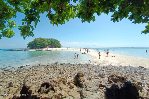 Krabi : tour en bateau des 4 îles pour la plongée en apnéeKrabi : tour en bateau à longue queue pour la plongée en apnée dans les 4 îles