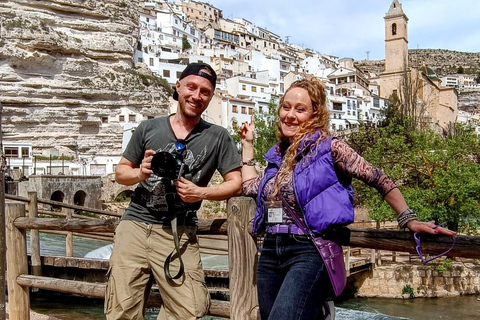 Valencia: Alcalá del Júcar Private Day Trip with Guide