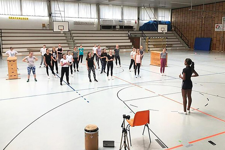 Lerne Rios Samba in nur 1 Stunde, auf dem Dach der Copacabana