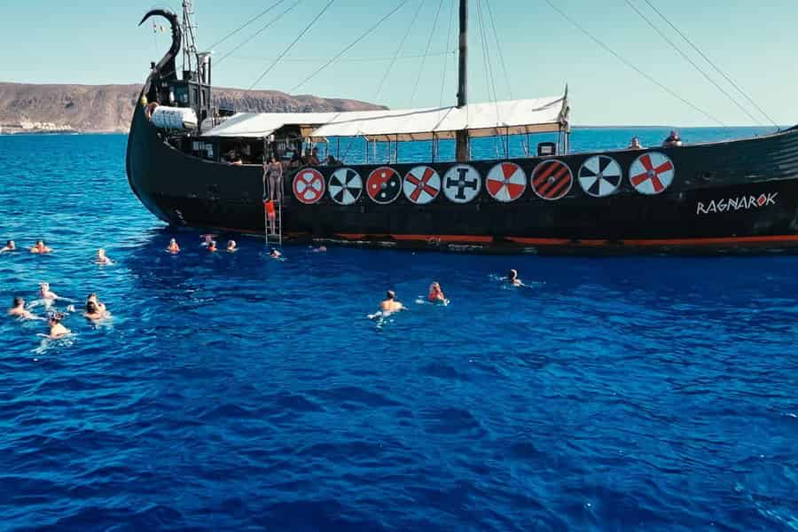 Los Cristianos: Whale-Watching-Bootsfahrt mit Badestopp und Getränken. Foto: GetYourGuide Los Cristianos: Whale-Watching-Bootsfahrt mit Badestopp und Getränken. Foto: GetYourGuide