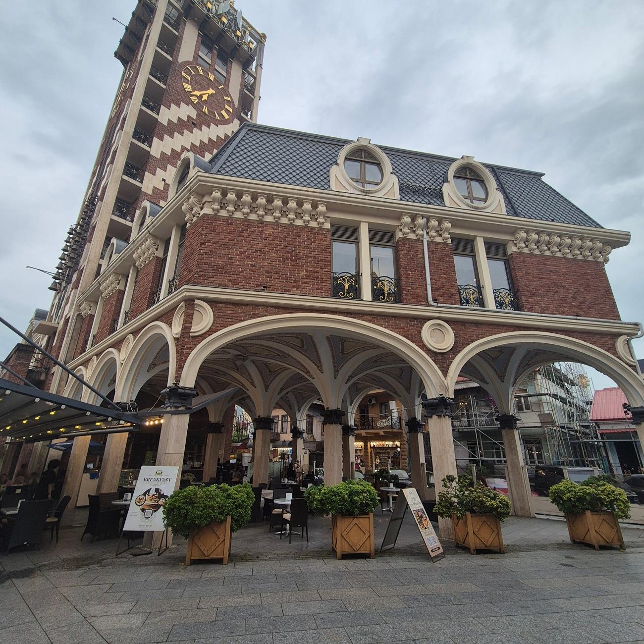 Batumi: Architektur-Tour und Verkostung von Adscharischem Chatschapuri