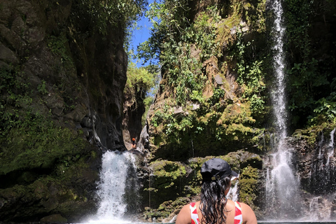 Odkryj i ciesz się kanionem Macho De Monte w Cuesta de Piedra Chiriqui.Odkryj i ciesz się Kanionem Macho De Monte w Cuesta de Piedra Chiriqui.