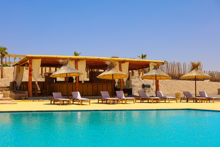 Agafay-Wüste: Quad-Bike, Mittagessen und BadeabenteuerTag in der Agafay-Wüste: Quadfahren, Mittagessen und Badespaß