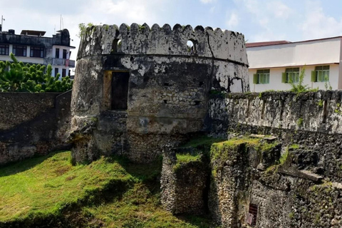 Zanzibar: Spice Farm Tour &amp; Stone Town med lunch