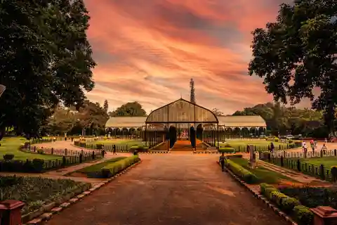 Bangalore Love Trail: Romantic Walks & Sacred Wonders Tour